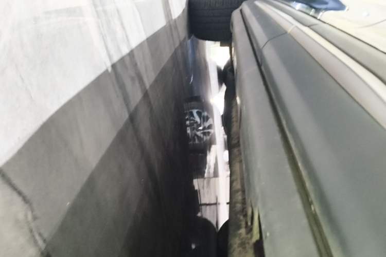 Used Lincoln Corsair 2021 2.0T Two-Wheel Drive Deluxe Edition Left Side Sill