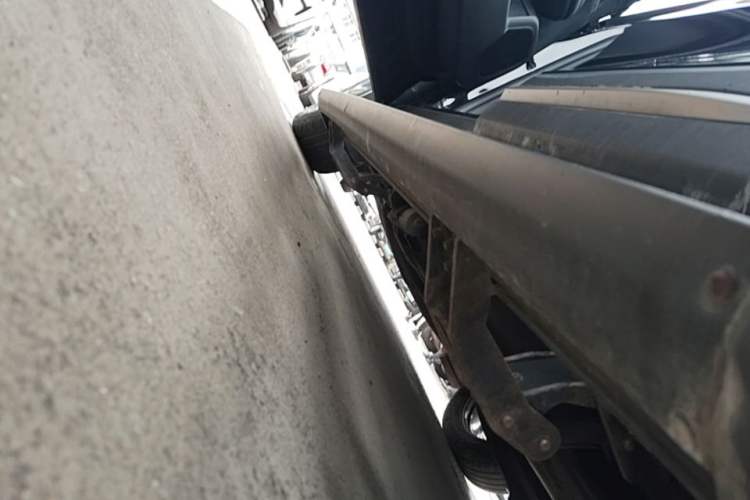 Used Lincoln Corsair 2021 2.0T Two-Wheel Drive Deluxe Edition Left Side Sill