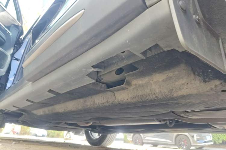 Used Lincoln Corsair 2021 2.0T Two-Wheel Drive Deluxe Edition Left Side Sill