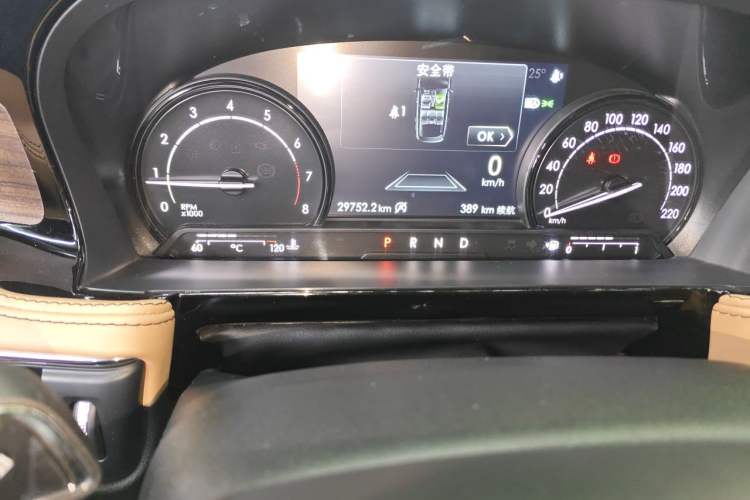 Used Lincoln Corsair 2021 2.0T Two-Wheel-Drive Luxury Edition Odometer Close Up