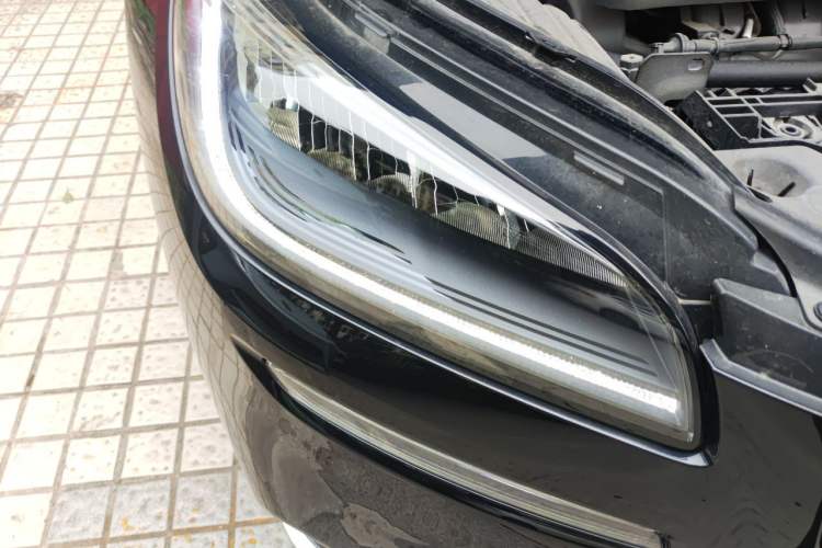 Used Lincoln Corsair 2021 2.0T Two-Wheel Drive Deluxe Edition Right Front Headlight