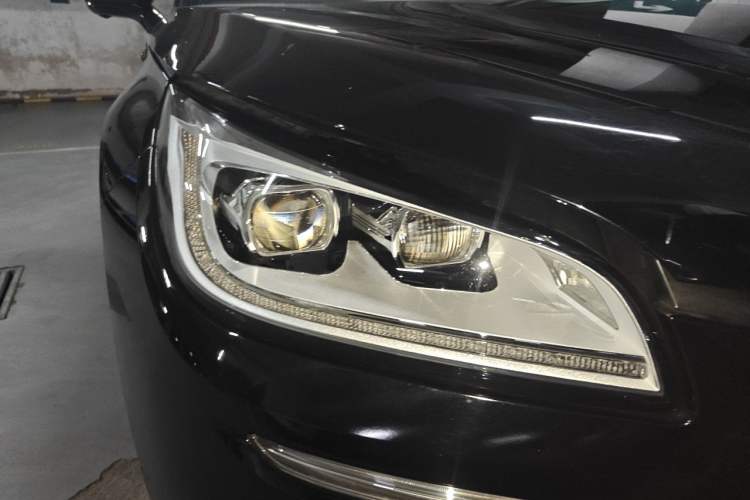 Used Lincoln Corsair 2021 2.0T Four-Wheel Drive Luxury Edition Right Front Headlight