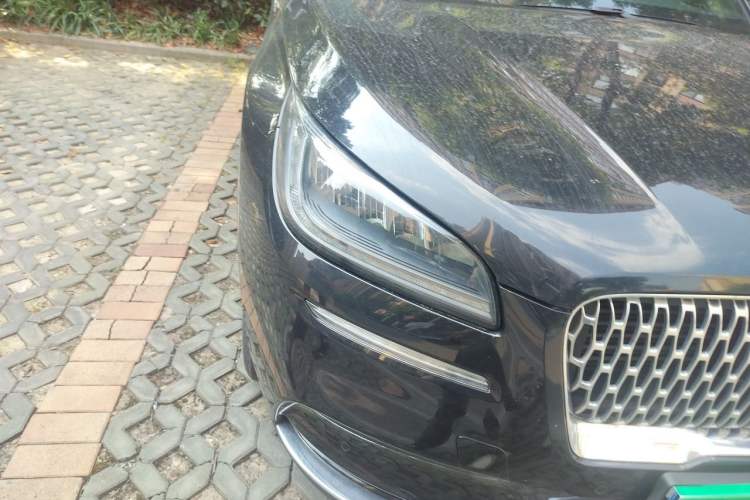 Used Lincoln Corsair 2021 2.0T Two-Wheel-Drive Luxury Edition Right Front Headlight