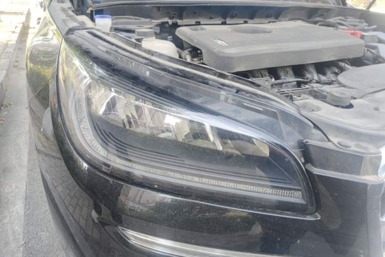 Used Lincoln Corsair 2021 2.0T Two-Wheel-Drive Luxury Edition Right Front Headlight