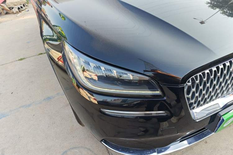 Used Lincoln Corsair 2021 2.0T Two-Wheel-Drive Luxury Edition Right Front Headlight