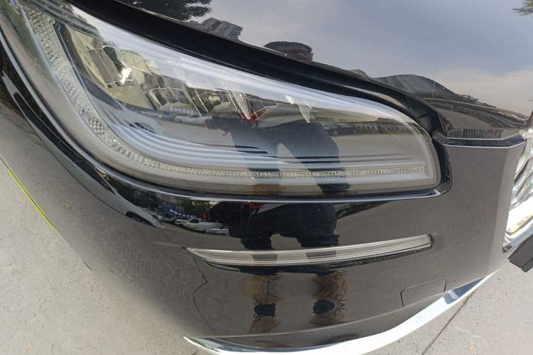 Used Lincoln Corsair 2021 2.0T Two-Wheel Drive Deluxe Edition Right Front Headlight