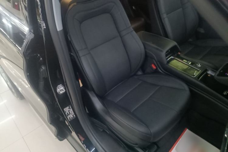 Used Lincoln Corsair 2021 2.0T Two-Wheel Drive Deluxe Edition Right Front Seat