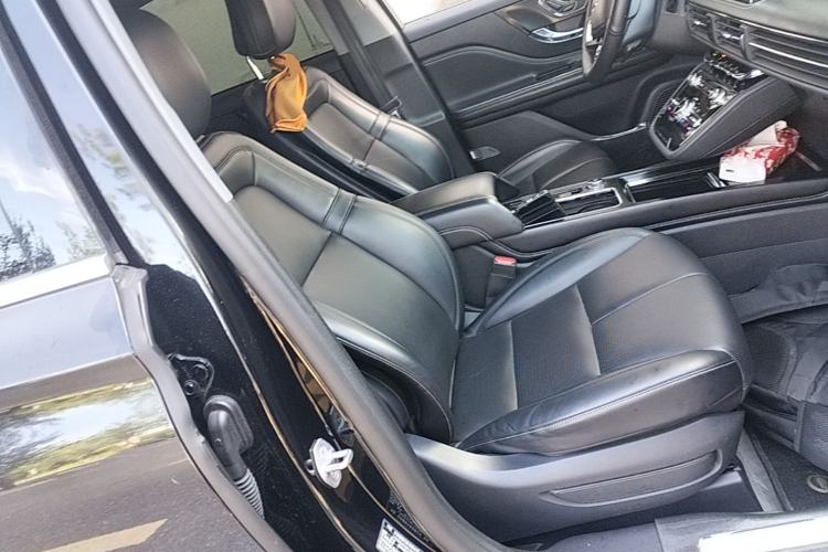 Used Lincoln Corsair 2021 2.0T Two-Wheel Drive Deluxe Edition Right Front Seat