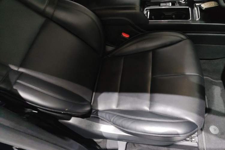 Used Lincoln Corsair 2021 2.0T Two-Wheel Drive Deluxe Edition Right Front Seat