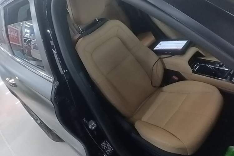 Used Lincoln Corsair 2021 2.0T Two-Wheel-Drive Luxury Edition Right Front Seat