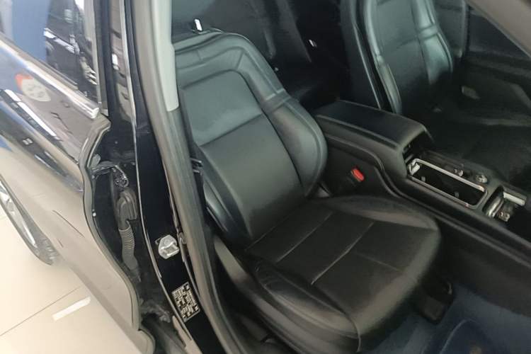 Used Lincoln Corsair 2021 2.0T Two-Wheel Drive Deluxe Edition Right Front Seat