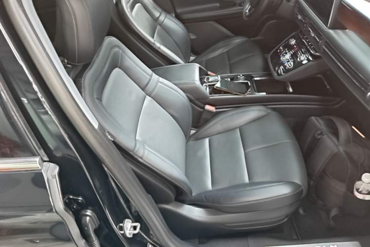Used Lincoln Corsair 2021 2.0T Two-Wheel-Drive Luxury Edition Right Front Seat