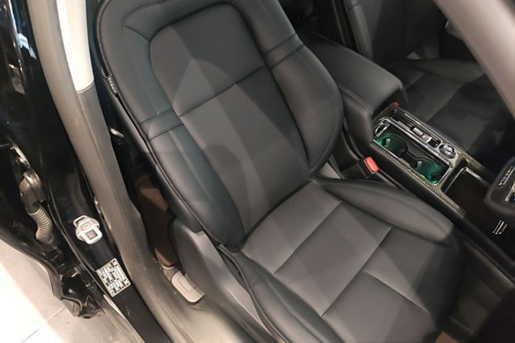 Used Lincoln Corsair 2021 2.0T Two-Wheel Drive Deluxe Edition Right Front Seat