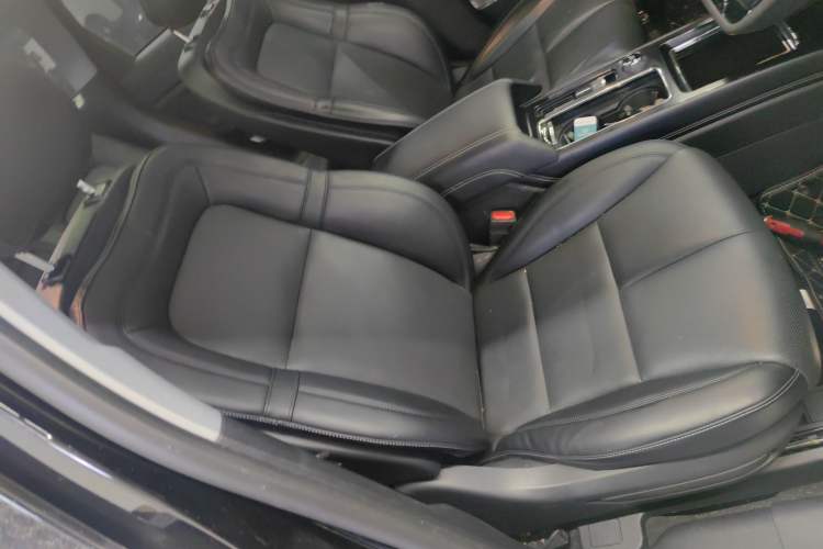 Used Lincoln Corsair 2021 2.0T Two-Wheel-Drive Luxury Edition Right Front Seat