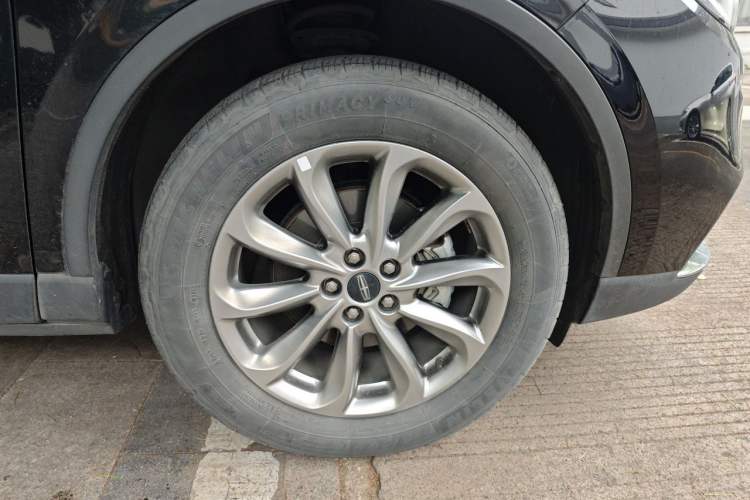 Used Lincoln Corsair 2021 2.0T Two-Wheel Drive Deluxe Edition Right Front Wheel Hub