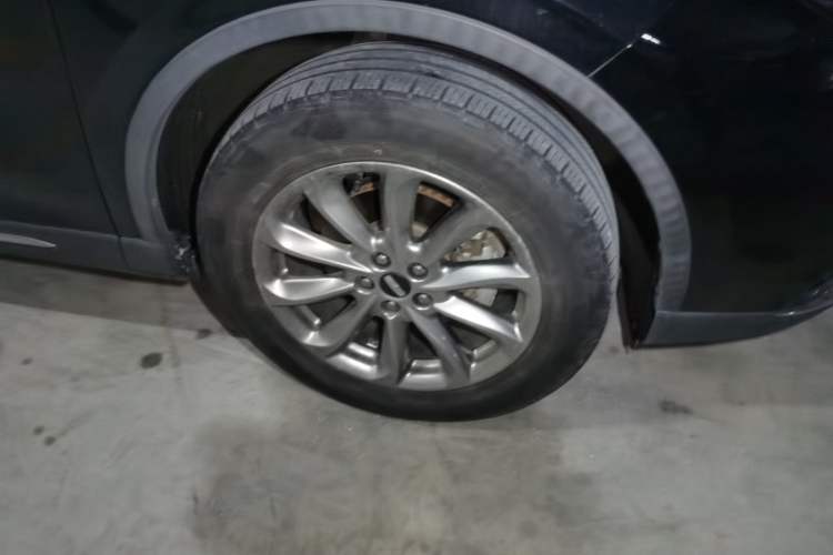 Used Lincoln Corsair 2021 2.0T Two-Wheel Drive Deluxe Edition Right Front Wheel Hub