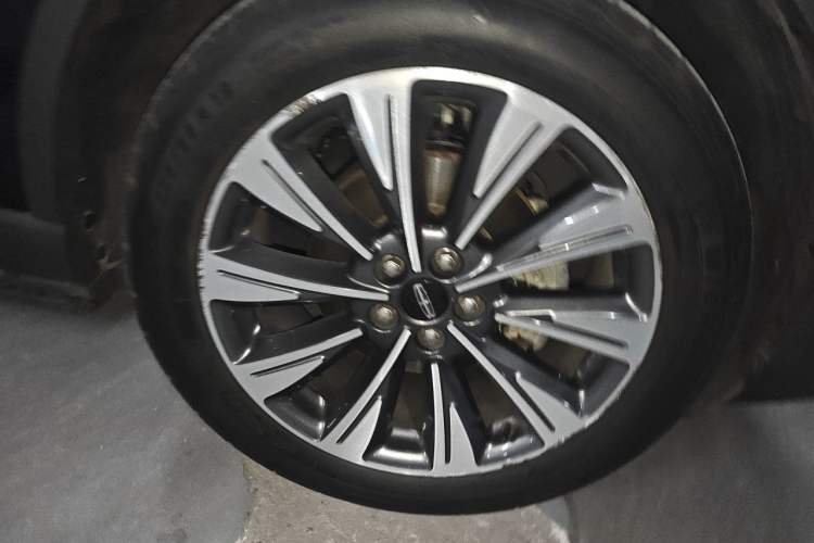 Used Lincoln Corsair 2021 2.0T Four-Wheel Drive Luxury Edition Right Front Wheel Hub