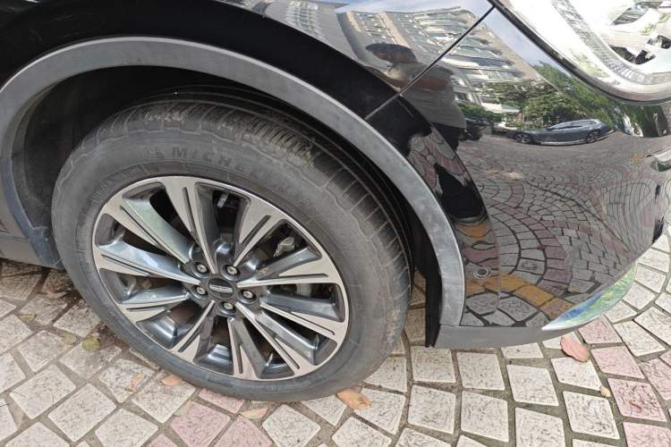 Used Lincoln Corsair 2021 2.0T Four-Wheel Drive Prestige Edition Right Front Wheel Hub