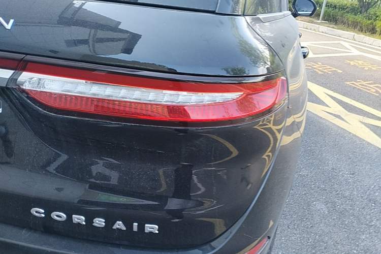 Used Lincoln Corsair 2021 2.0T Two-Wheel Drive Deluxe Edition Right Rear Taillight