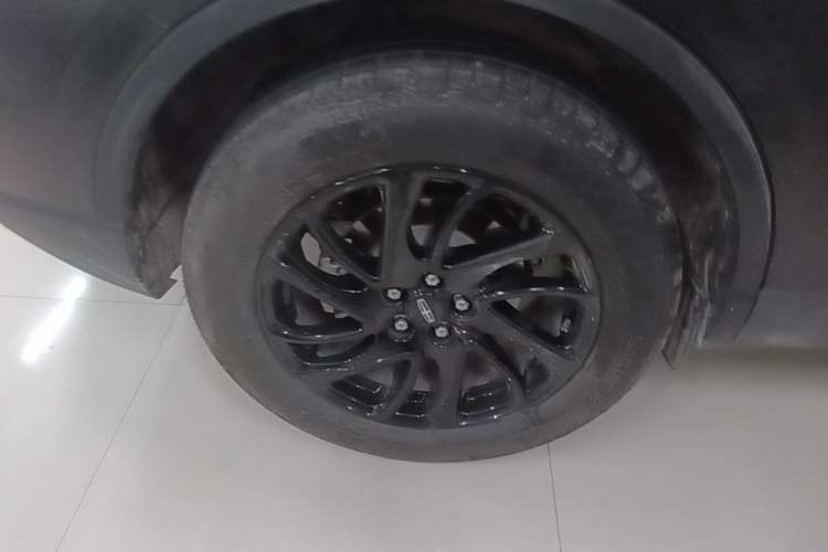 Used Lincoln Corsair 2021 2.0T Two-Wheel-Drive Luxury Edition Right Rear Wheel Hub