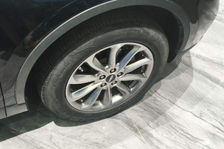 Used Lincoln Corsair 2021 2.0T Two-Wheel Drive Deluxe Edition Right Rear Wheel Hub