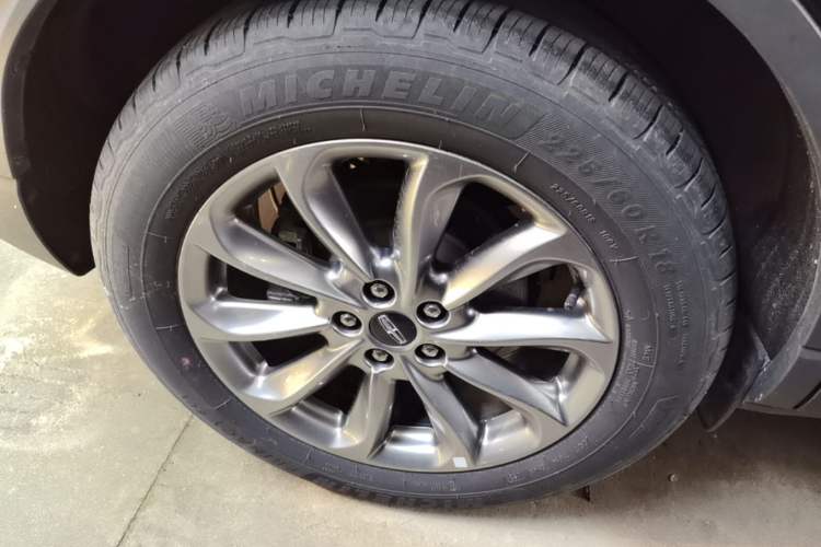 Used Lincoln Corsair 2021 2.0T Two-Wheel Drive Deluxe Edition Right Rear Wheel Hub
