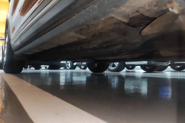 Used Lincoln Corsair 2021 2.0T Two-Wheel Drive Deluxe Edition Right Side Sill