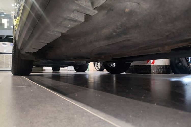 Used Lincoln Corsair 2021 2.0T Two-Wheel Drive Deluxe Edition Right Side Sill