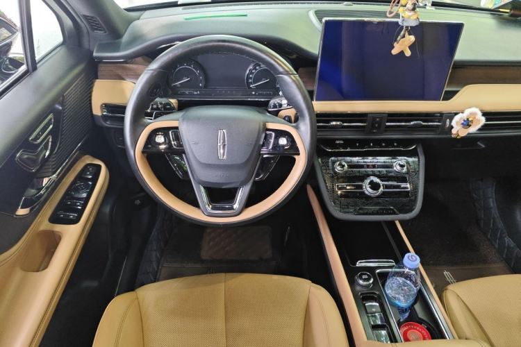 Used Lincoln Corsair 2021 2.0T Two-Wheel-Drive Luxury Edition Steering Wheel
