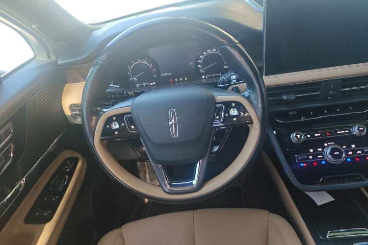 Used Lincoln Corsair 2021 2.0T Two-Wheel-Drive Luxury Edition Steering Wheel