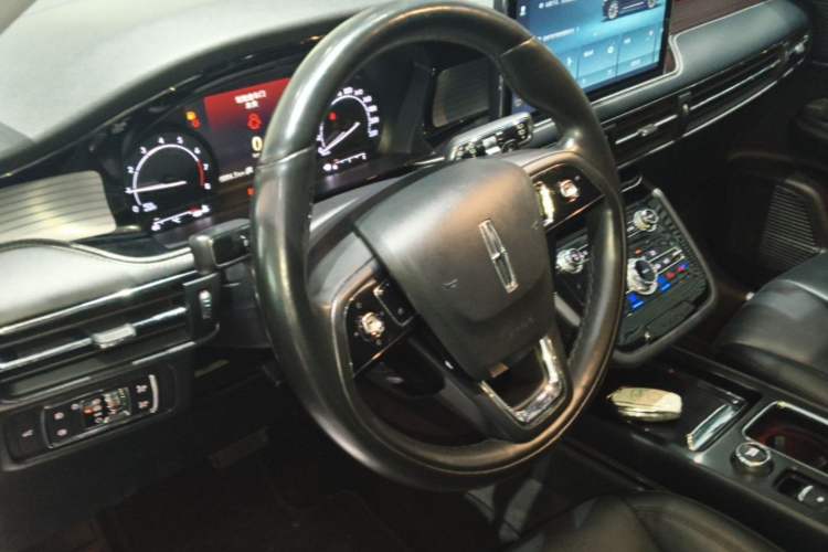 Used Lincoln Corsair 2021 2.0T Two-Wheel Drive Deluxe Edition Steering Wheel