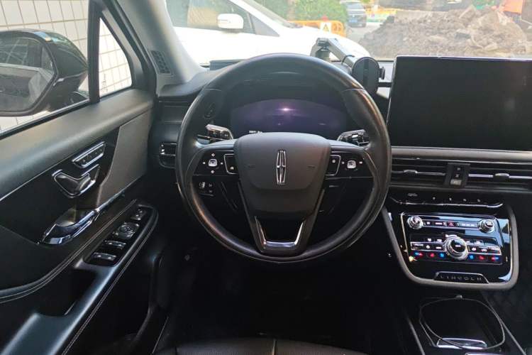Used Lincoln Corsair 2021 2.0T Two-Wheel Drive Deluxe Edition Steering Wheel
