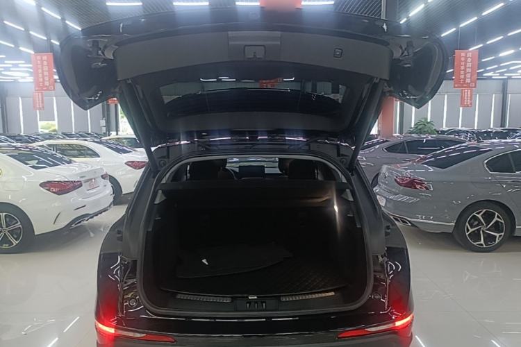 Used Lincoln Corsair 2021 2.0T Two-Wheel Drive Deluxe Edition Trunk