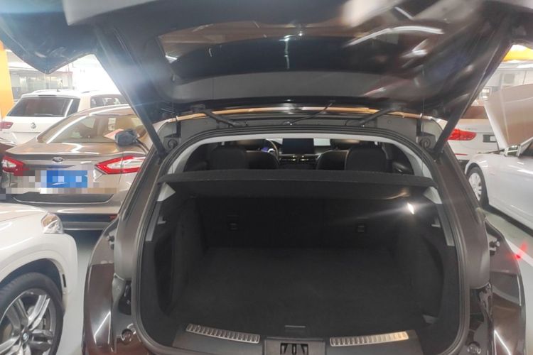 Used Lincoln Corsair 2021 2.0T Two-Wheel Drive Deluxe Edition Trunk