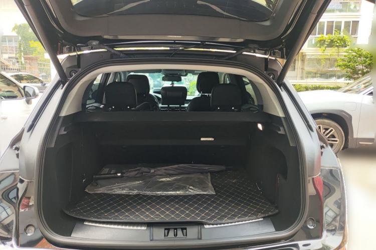 Used Lincoln Corsair 2021 2.0T Two-Wheel Drive Deluxe Edition Trunk