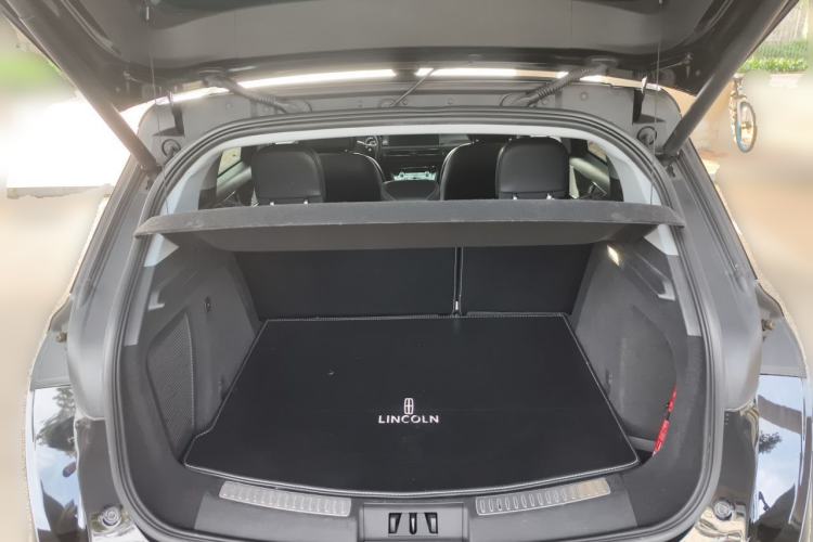 Used Lincoln Corsair 2021 2.0T Two-Wheel Drive Deluxe Edition Trunk