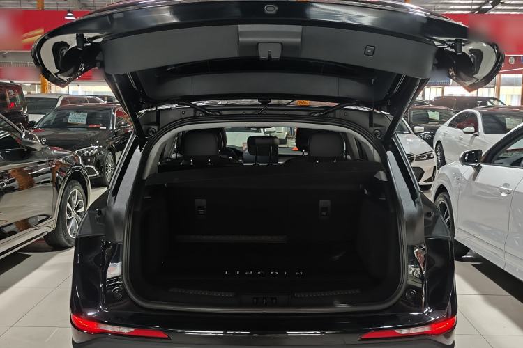 Used Lincoln Corsair 2021 2.0T Two-Wheel Drive Deluxe Edition Trunk