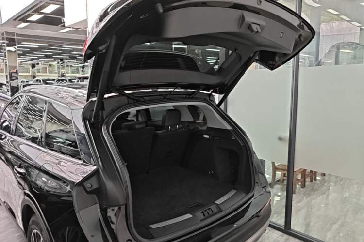 Used Lincoln Corsair 2021 2.0T Two-Wheel-Drive Luxury Edition Trunk