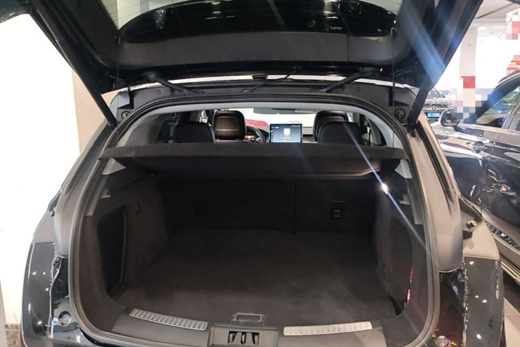 Used Lincoln Corsair 2021 2.0T Two-Wheel Drive Deluxe Edition Trunk
