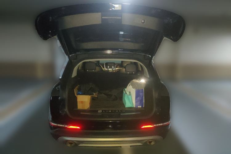 Used Lincoln Corsair 2021 2.0T Two-Wheel Drive Deluxe Edition Trunk