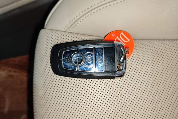 Used Lincoln Corsair 2021 2.0T Two-Wheel Drive Deluxe Edition Vehicle Key