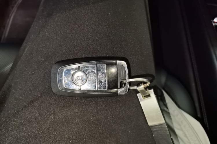Used Lincoln Corsair 2021 2.0T Two-Wheel Drive Deluxe Edition Vehicle Key