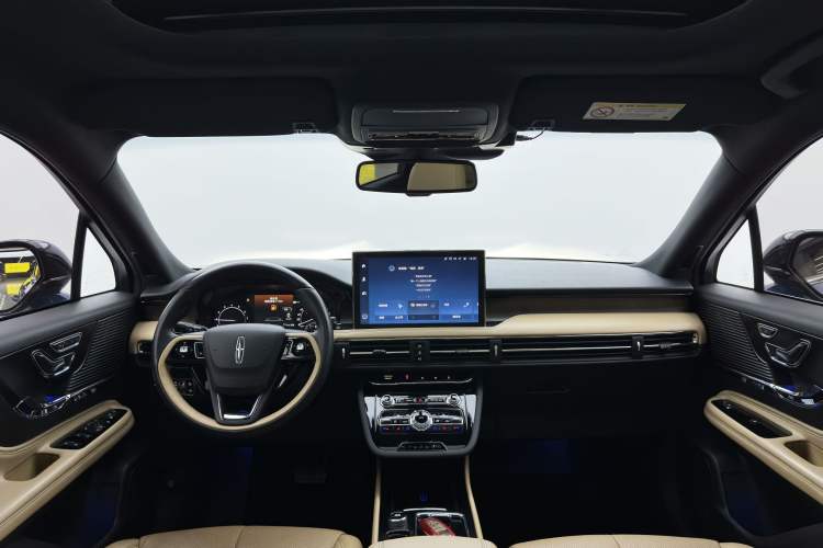 Used Lincoln Corsair 2021 2.0T Two-Wheel-Drive Luxury Edition Audio And AC Panel