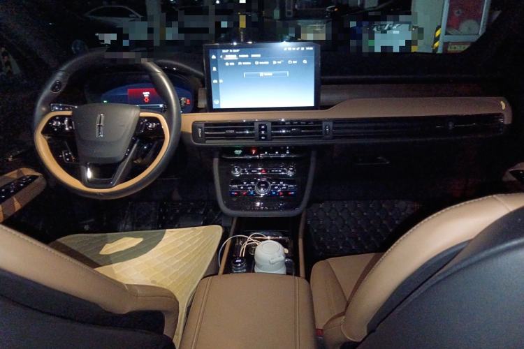 Used Lincoln Corsair 2021 2.0T Two-Wheel-Drive Luxury Edition Center Console