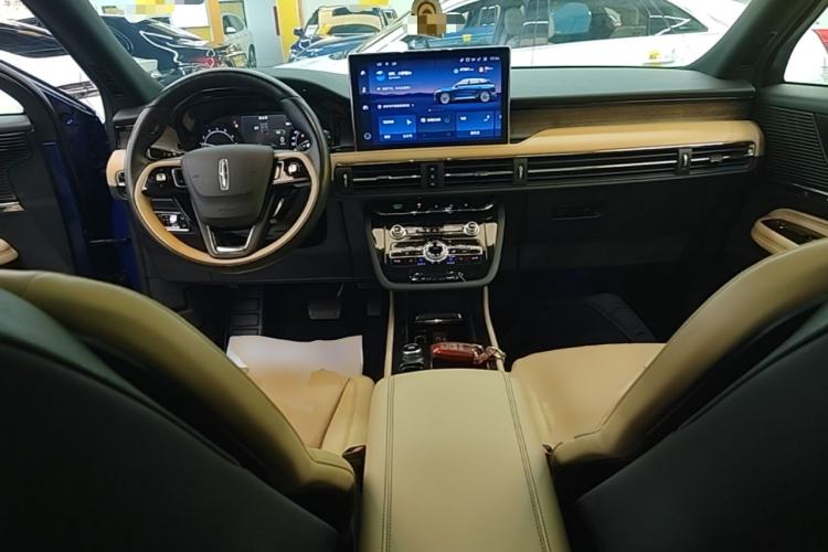 Used Lincoln Corsair 2021 2.0T Two-Wheel-Drive Luxury Edition Center Console