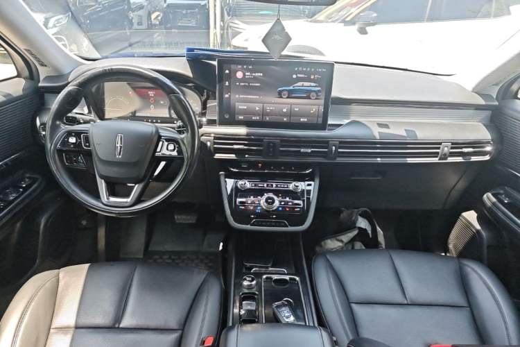 Used Lincoln Corsair 2021 2.0T Two-Wheel Drive Deluxe Edition Center Console