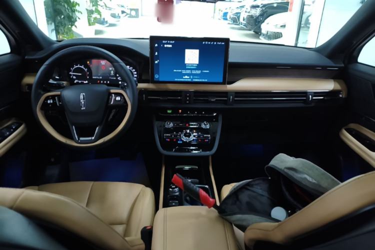 Used Lincoln Corsair 2021 2.0T Two-Wheel-Drive Luxury Edition Center Console