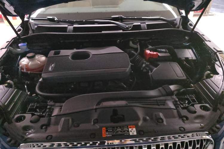 Used Lincoln Corsair 2021 2.0T Two-Wheel-Drive Luxury Edition Engine Bay