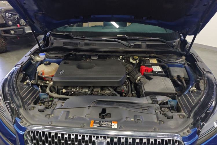 Used Lincoln Corsair 2021 2.0T Two-Wheel-Drive Luxury Edition Engine Bay