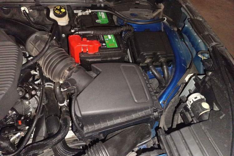 Used Lincoln Corsair 2021 2.0T Two-Wheel-Drive Luxury Edition Engine Bay Left